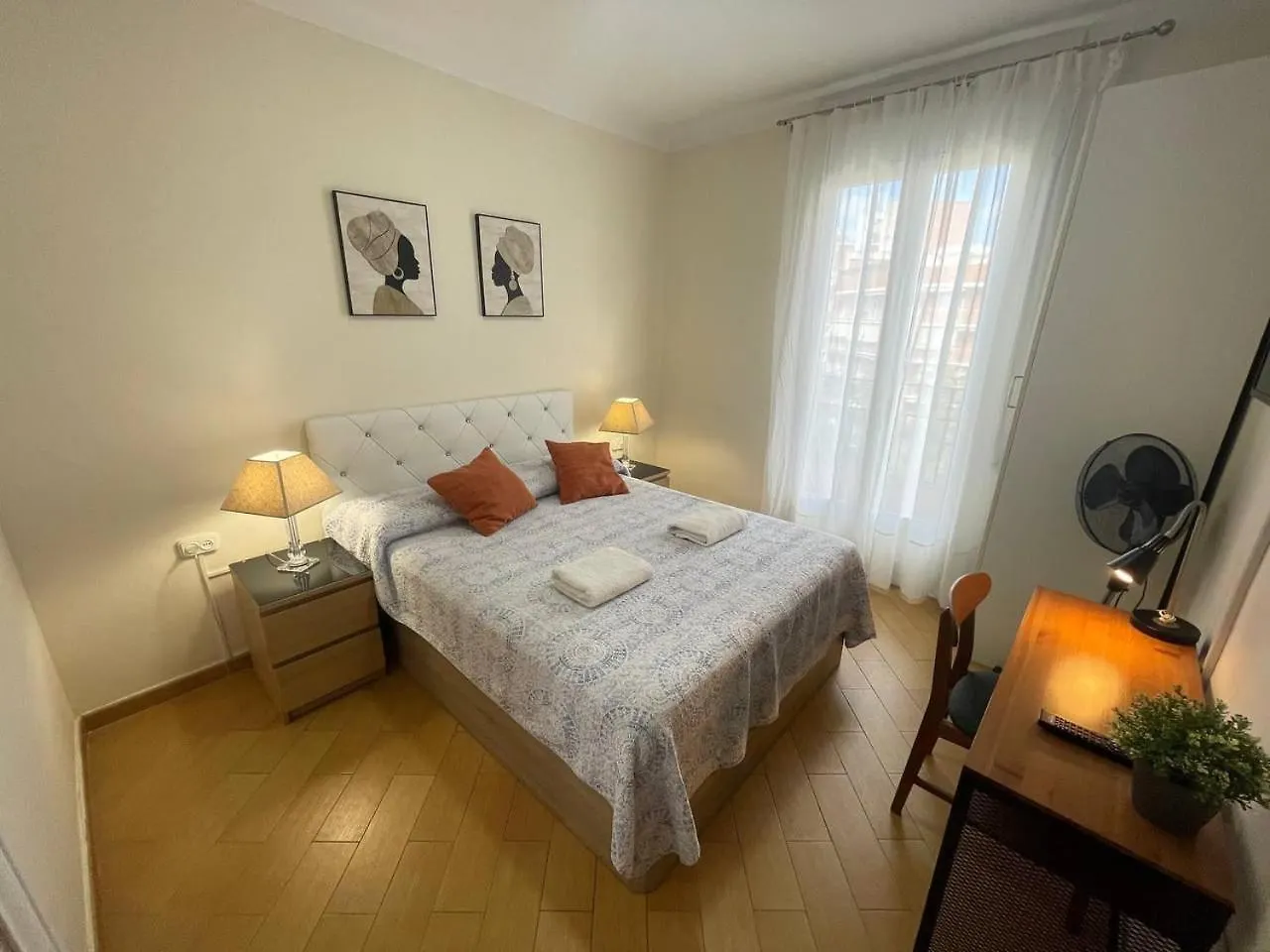 Valencia Habitaciones Βαρκελώνη Bed and Breakfast