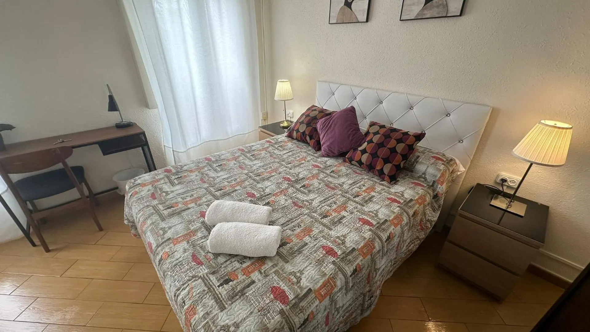 Valencia Habitaciones Βαρκελώνη Bed and Breakfast